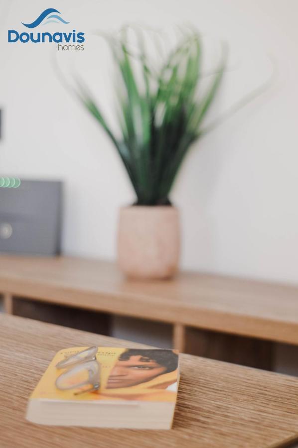 Dounavis Homes: The Hidden Olive Apartment *
